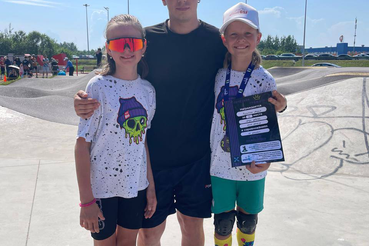 Наши юные спортсменки успешно выступили на мероприятии «Король Памп-трека» в Буграх!