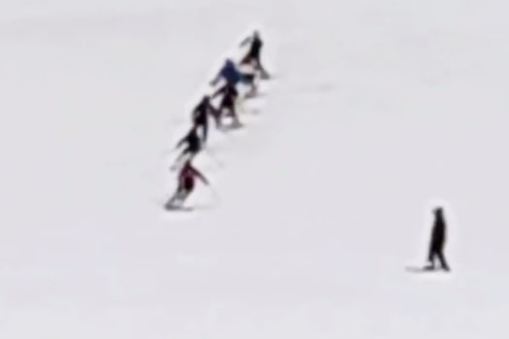 Один за другим, как единое целое!