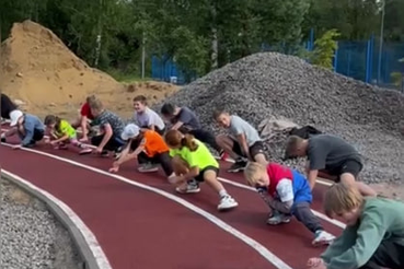 Кто силён ,тот и смел!