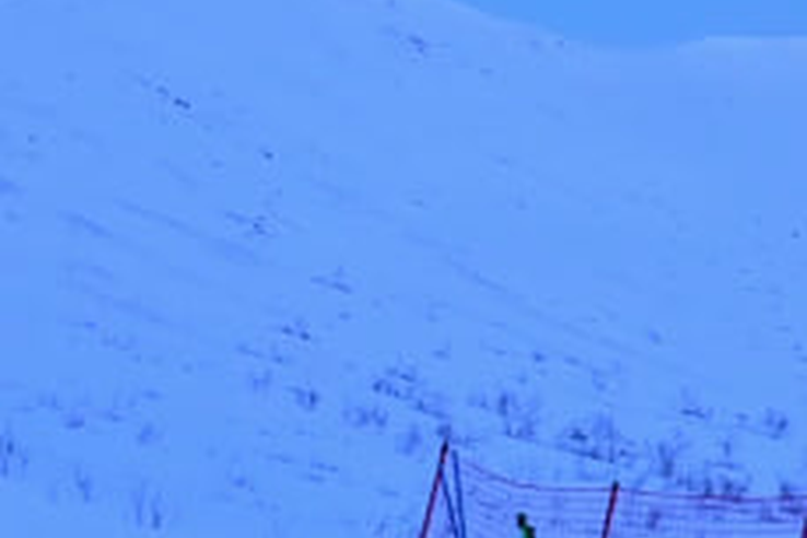 Делимся атмосферным видео с горнолыжного склона в Кировске: горы, снег и тот самый северный пейзаж, который заряжает на работу и новые результаты.